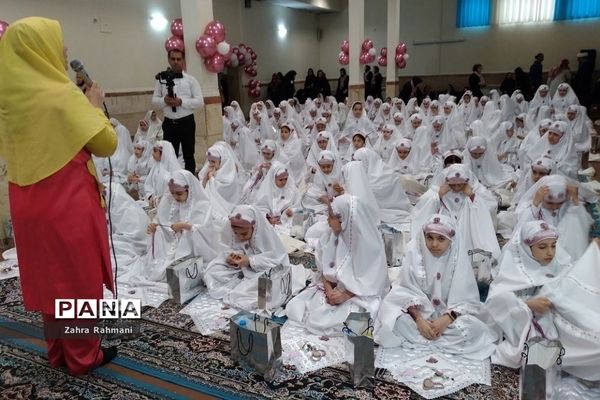 برگزاری جشن عبادت دختران دبستان ۲۲بهمن دو ناحیه یک شهرری