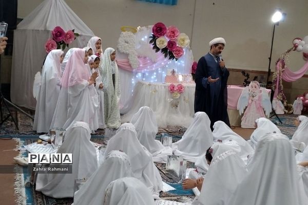 برگزاری جشن عبادت دختران دبستان ۲۲بهمن دو ناحیه یک شهرری