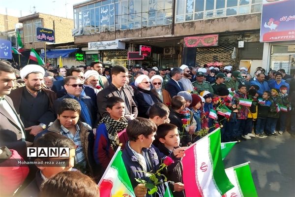 جشن سالروز ورود حضرت امام خمینی ره به میهن و گلبانگ انقلاب در کاشمر