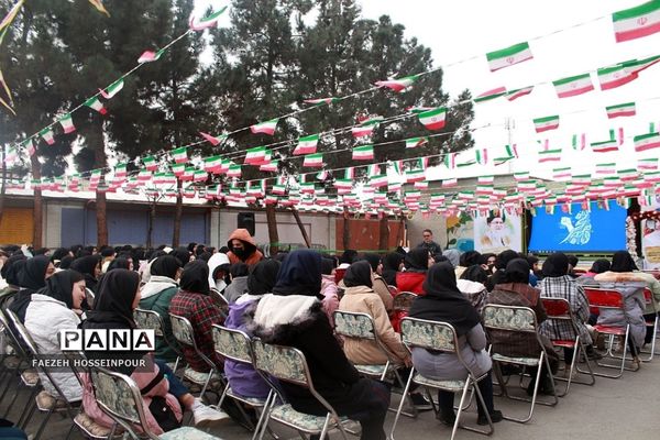 برگزاری مراسم پرشور گلبانگ انقلاب در بهارستان‌دو