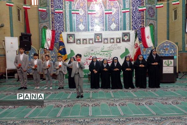 حضور پدر شهید مصطفی احمدی روشن در مراسم آغازین دهه فجر در شهرستان قدس