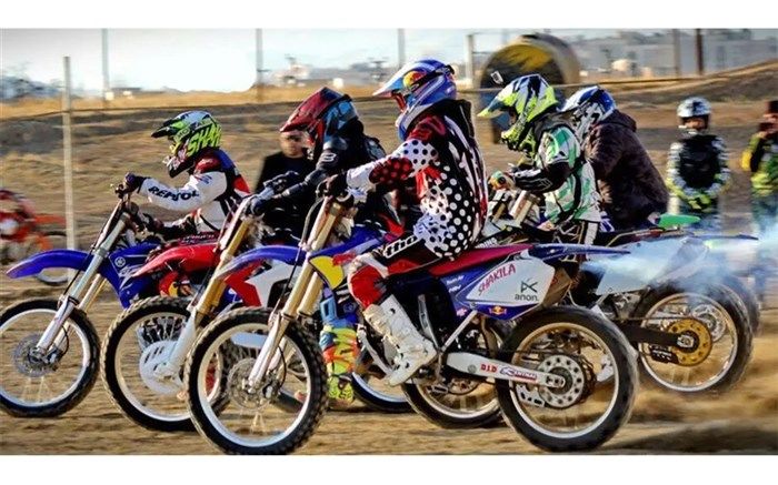 برگزاری مسابقات موتورکراس جام شهدای گلزار کرمان در بخش بانوان