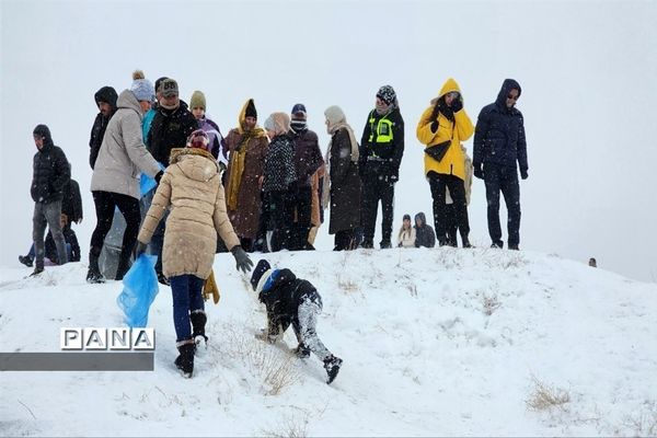 حال و هوای تهرانی ها در یک روز برفی