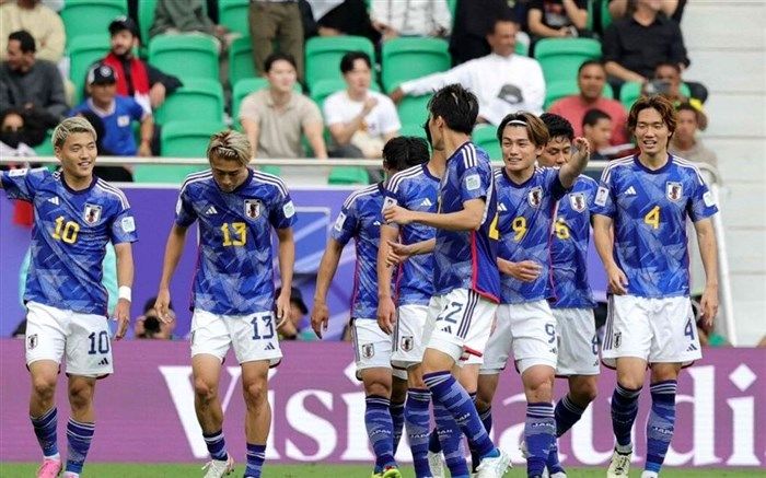 ژاپنی‌ها برای بازی با ایران به خط شدند