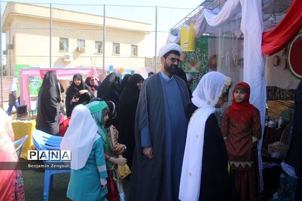 افتتاحیه جشنواره فرهنگی و هنری دبستان امید انقلاب ( شاهد دختران شهرستان بوشهر)