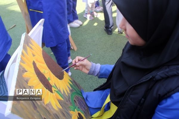 افتتاحیه جشنواره فرهنگی و هنری دبستان امید انقلاب ( شاهد دختران شهرستان بوشهر)