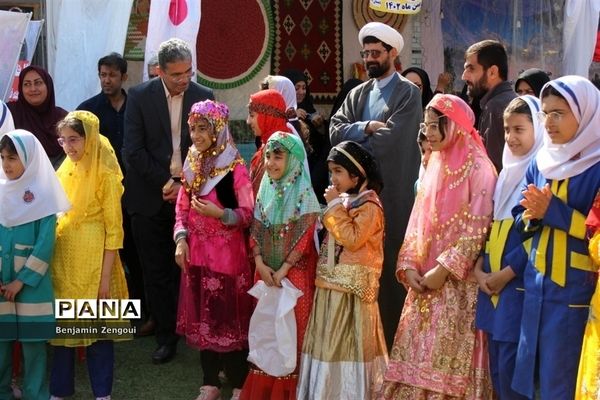 افتتاحیه جشنواره فرهنگی و هنری دبستان امید انقلاب ( شاهد دختران شهرستان بوشهر)