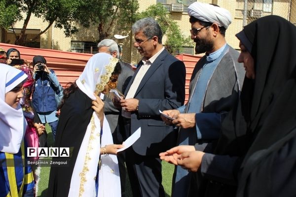 افتتاحیه جشنواره فرهنگی و هنری دبستان امید انقلاب ( شاهد دختران شهرستان بوشهر)