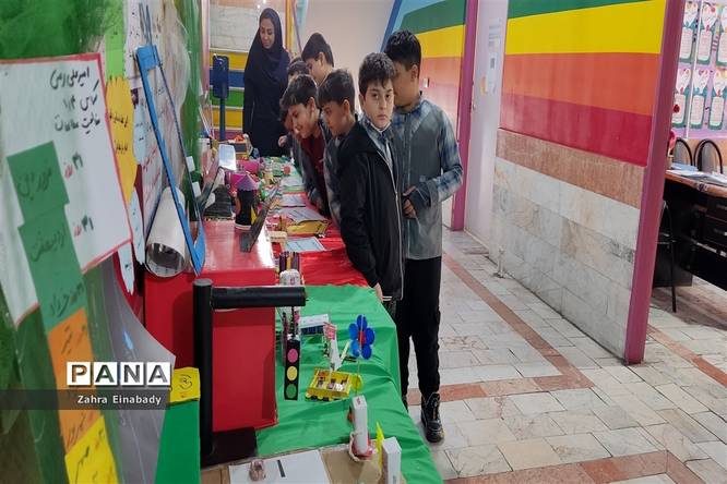 برپایی نمایشگاه و اجرا برنامههای متنوع بهمناسبت دهه فجر در مدارس غیر دولتی ملارد