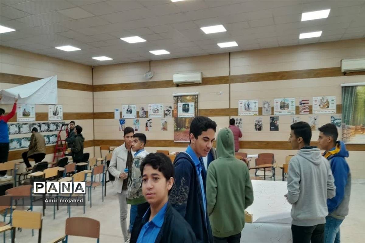 نمایشگاه مدرسه انقلاب در دبیرستان شاهد شیخ انصاری اهواز