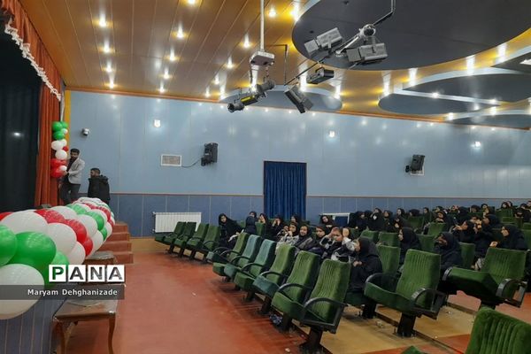برگزاری جنگ شاد انقلاب در دهه فجر در مهریز