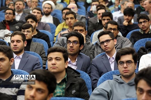 مراسم تجلیل از مدال‌آوران المپیادهای علمی جهانی و احیای باشگاه دانش‌پژوهان جهان