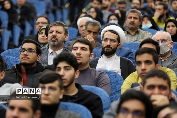 مراسم تجلیل از مدال‌آوران المپیادهای علمی جهانی و احیای باشگاه دانش‌پژوهان جهان