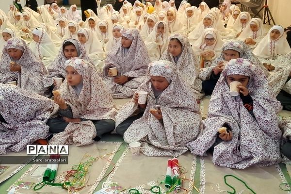 جشن عبادت و بندگی دانش‌آموزان دختر شهرستان پیشوا