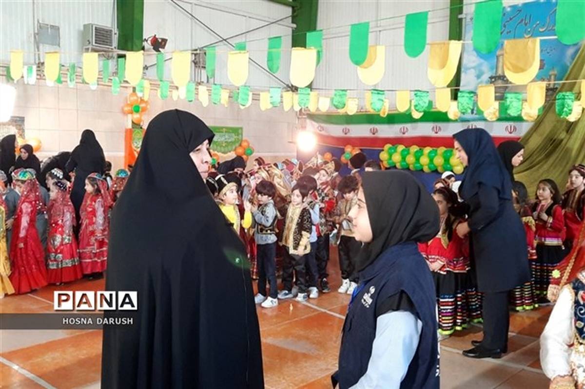 اجرای سرود کودکان مراکز پیش دبستانی در رویداد من امام حسینی ام