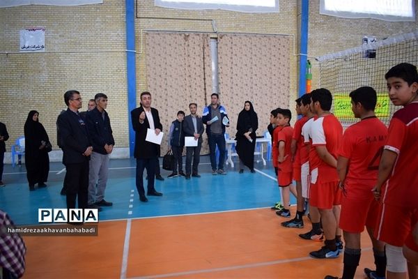 تیم والیبال شهید نظری دبیرستان ابن سینا بهاباد قهرمان مسابقات والیبال جام فجر شد