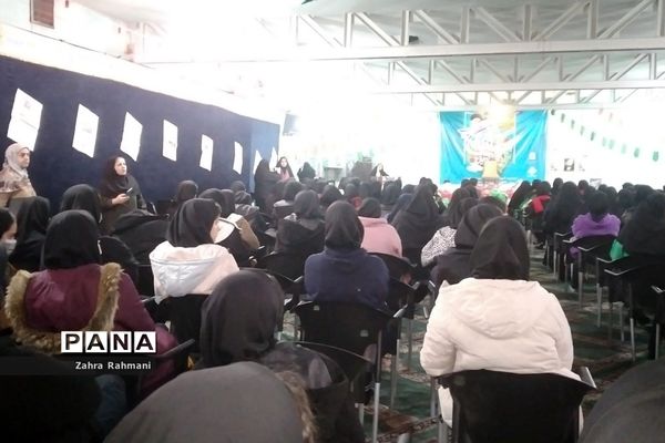 برگزاری مانور یاوران انقلاب در دبیرستان حجاب ناحیه یک شهرری