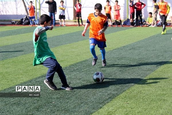 برگزاری مسابقات فوتبال ابتدایی در مدرسه الجواد شهر جوادآباد