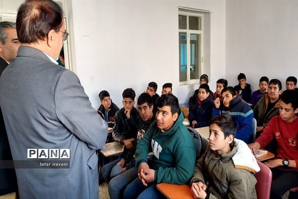 حضور مدیرکل آموزش و پرورش در شهرستان مروست