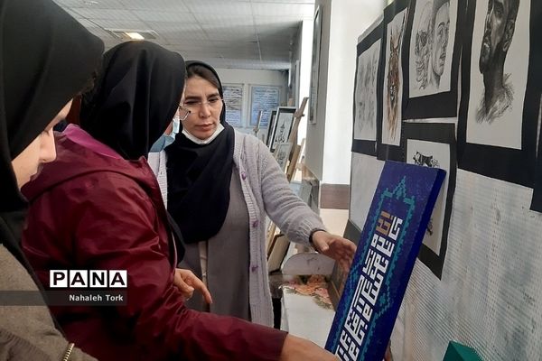 برگزاری نمایشگاه فرهنگ و هنر در هنرستان ایثار۲ ناحیه یک شهرری