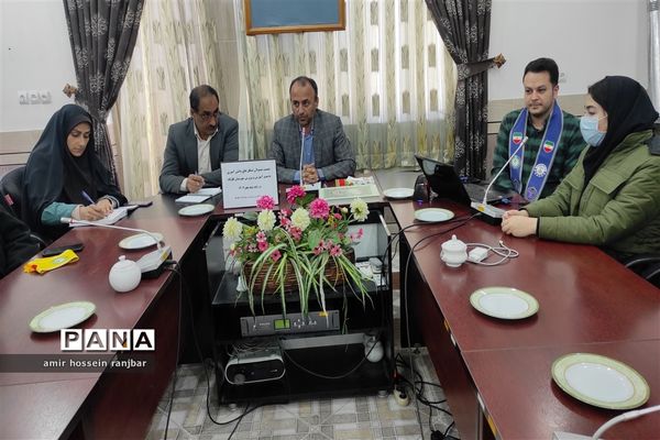 نشست تشکل های دانش‌آموزی با مدیرآموزش و پرورش گلوگاه