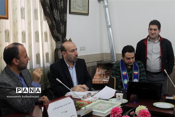 نشست تشکل های دانش‌آموزی با مدیرآموزش و پرورش گلوگاه