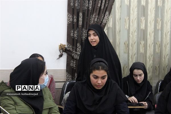 نشست تشکل های دانش‌آموزی با مدیرآموزش و پرورش گلوگاه