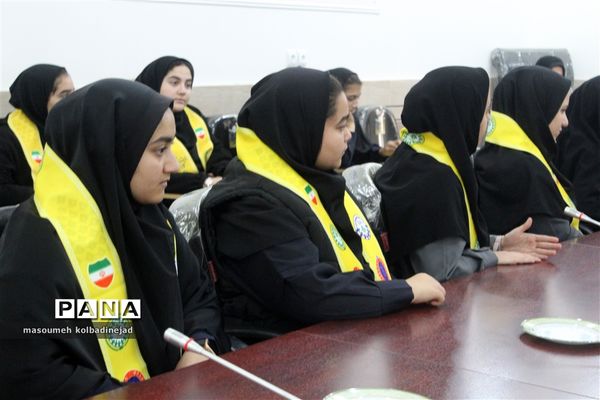 نشست تشکل های دانش‌آموزی با مدیرآموزش و پرورش گلوگاه