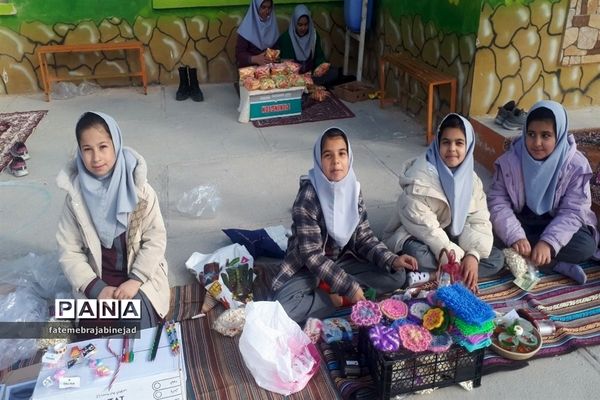 برگزاری بازراچه دانش‌آموزی در دبستان فاطمیه ابرکوه