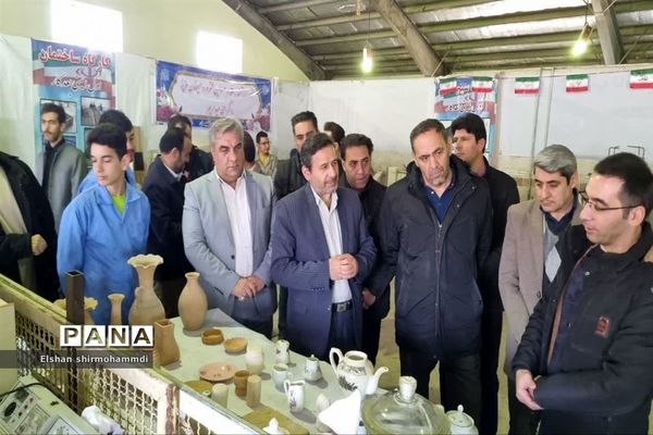 افتتاح نمایشگاه دستاوردهای هنرستان‌های مرند