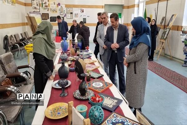 افتتاح نمایشگاه دستاوردهای هنرستان‌های مرند