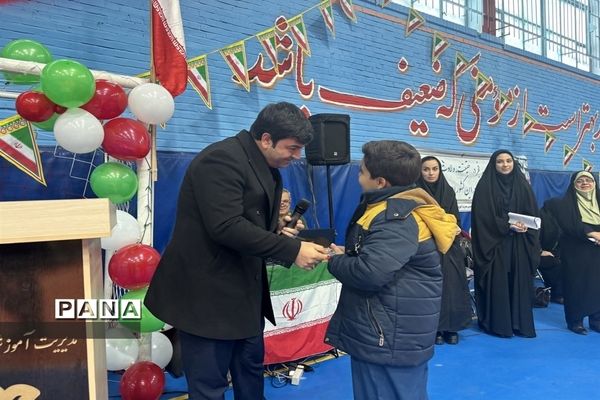 مانور یاوران انقلاب دانش‌آموزان شهرستان ورامین