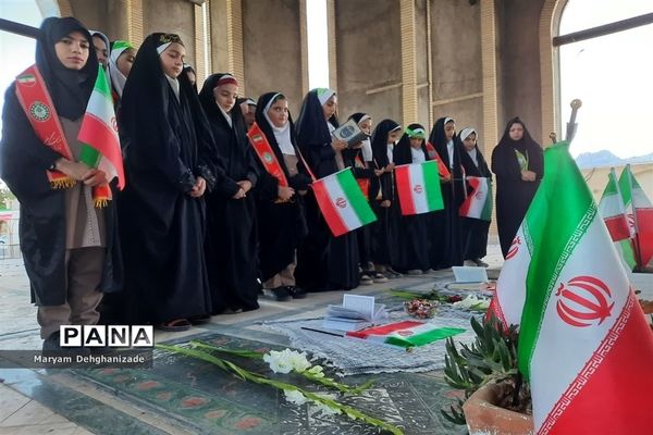 غبارروبی قبور شهدا به مناسبت دهه فجر ، دبستان شهید حسین زارع زاده مهریز