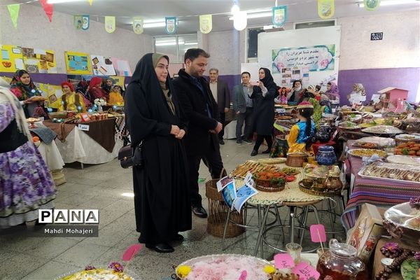 جشنواره غذا اقوام ایرانی و دست سازه دانش‌آموزان