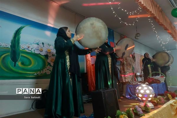 برگزاری جشن عید مبعث و ۲۲ بهمن در منطقه ۱۸ تهران