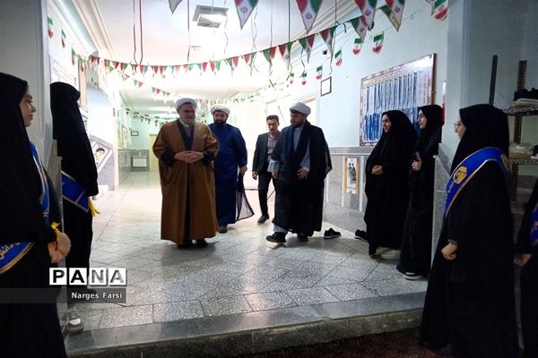 برپایی نمایشگاه «مدرسه انقلاب» در دبیرستان حضرت خدیجه(س) جعفرآباد قم