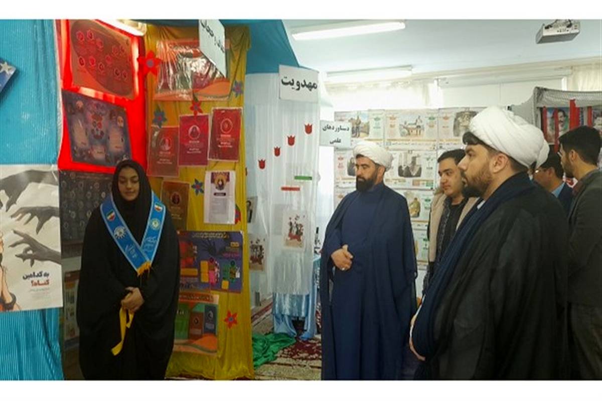 افتتاح نمایشگاه «مدرسه انقلاب» در دبیرستان حضرت خدیجه (س)