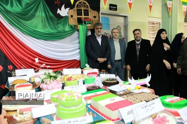 جشنواره کیک جشن انقلاب در مدرسه امام موسی کاظم (ع)
