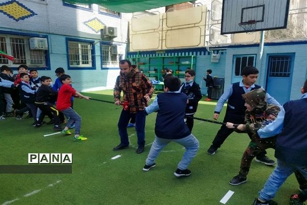 جشنواره فرهنگی ورزشی دهه فجر دبستان تربیت منطقه دو تهران