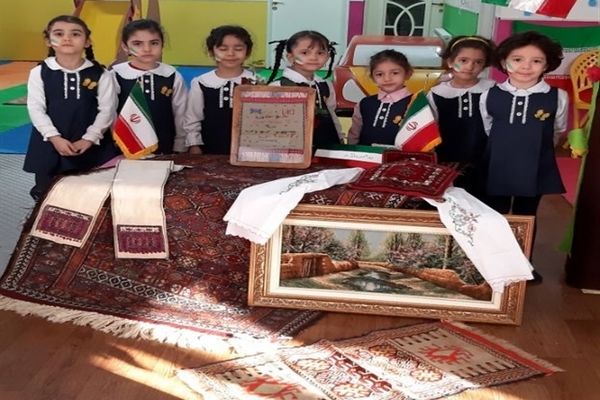 جشن انقلاب و ۲۲ بهمن در مهد کودک گل‌های هستی شهرستان شیروان