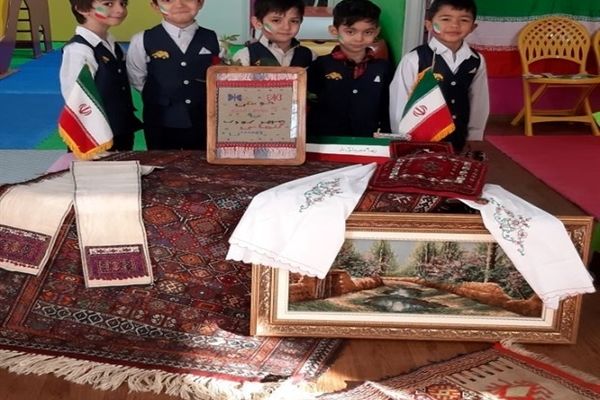 جشن انقلاب و ۲۲ بهمن در مهد کودک گل‌های هستی شهرستان شیروان