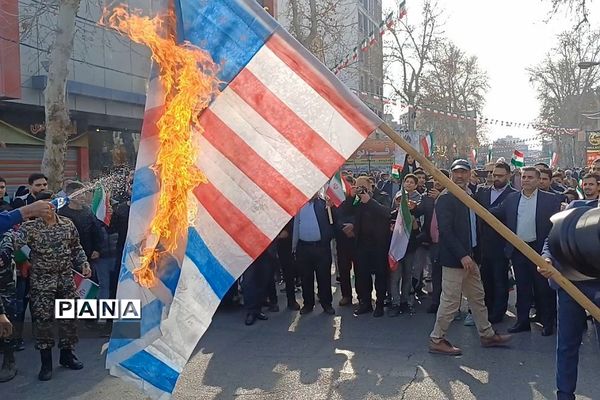 راهپیمایی ۲۲ بهمن مردم قیام پانزده خرداد