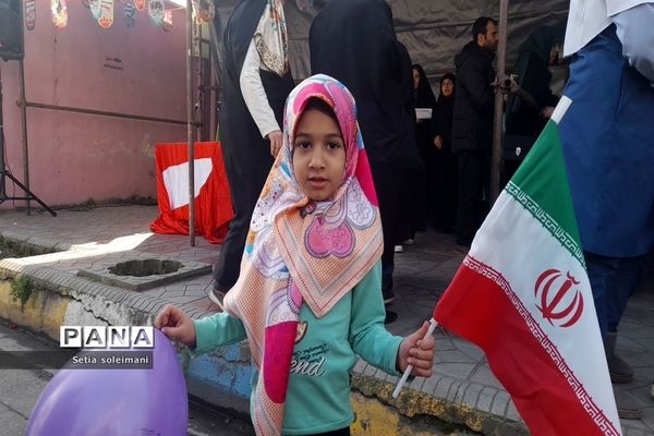 حضور کودکان قائمشهری در راهپیمایی ۲۲ بهمن