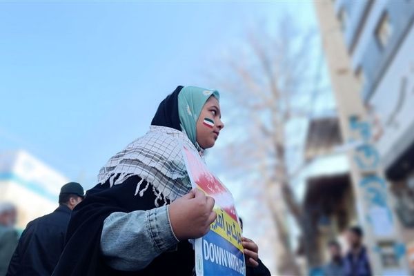 حضور پرشور دانش‌آموزان کهگیلویه‌وبویراحمدی در راهپیمایی 22 بهمن/ فیلم