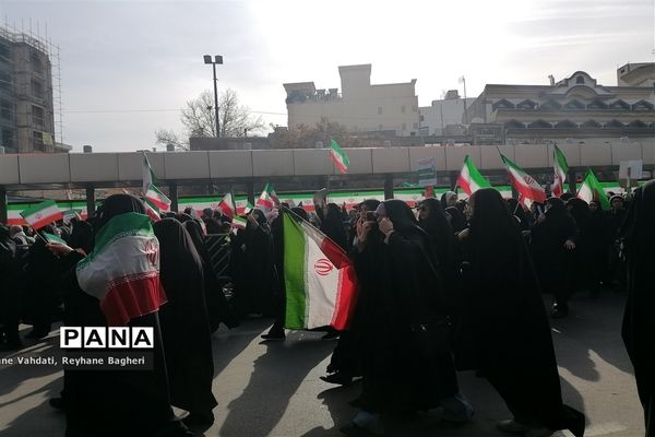 حضور پرشور مردم انقلابی مشهد در راهپیمایی بیست و دوم بهمن ماه 1402