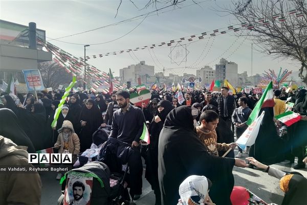 حضور پرشور مردم انقلابی مشهد در راهپیمایی بیست و دوم بهمن ماه 1402