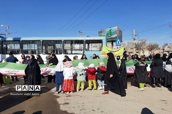 حضور مردم شیروان در راهپیمایی 22 بهمن