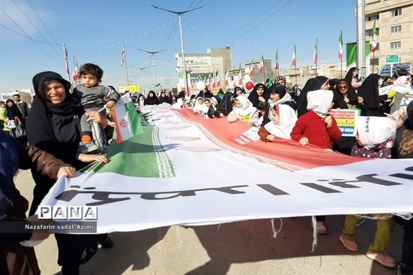 حضور مردم شیروان در راهپیمایی 22 بهمن