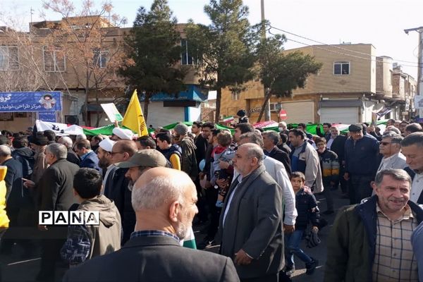 حضور پرشور مردم دارالمومنین کاشان در جشن پیروزی انقلاب