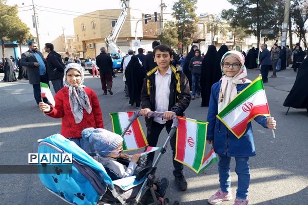 حضور پرشور مردم دارالمومنین کاشان در جشن پیروزی انقلاب